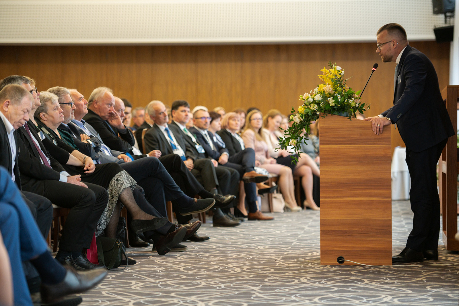 Úrad jadrového dozoru SR oslávil 30. výročie. Za VUJE, a. s., na slávnostnej konferencii ocenil prácu inštitúcie a jeho predsedníčky Marty Žiakovej náš generálny riaditeľ Matej Korec (príhovor)